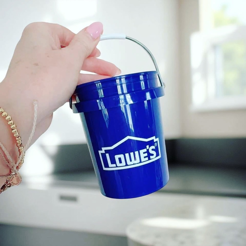 NWT Lowe’s Mini Bucket Candle -6 ounce Tobacco & Bourbon Soy Candle Jar